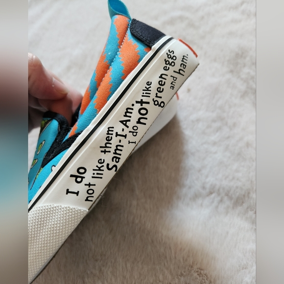 Kids Dr. Seuss slip ons - Picture 4 of 9